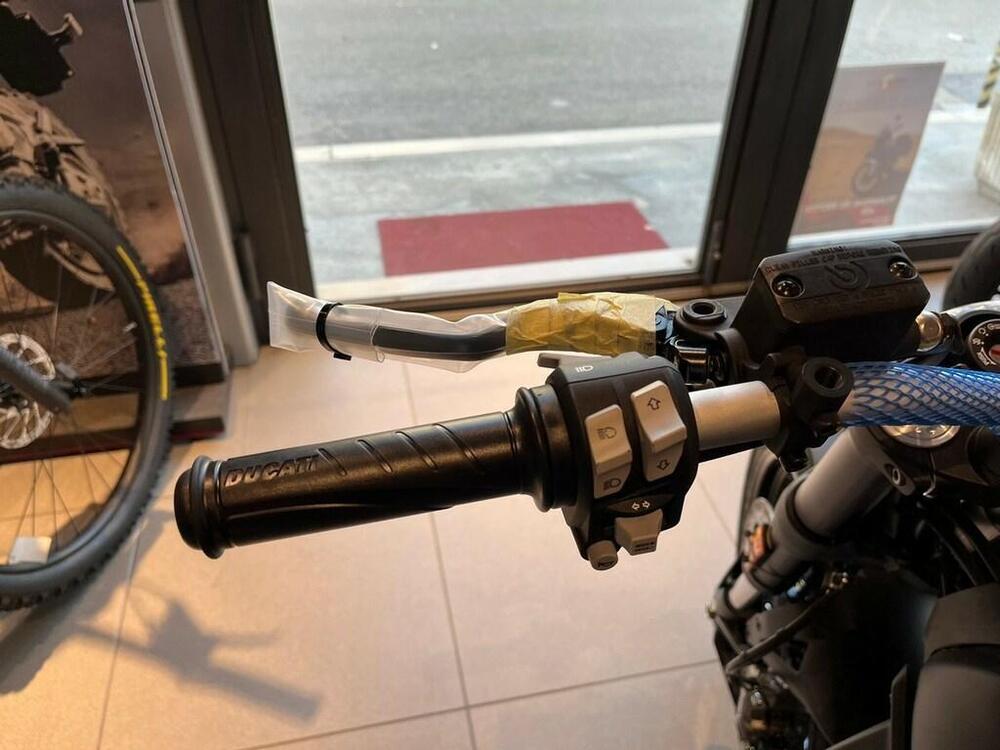 Ducati Scrambler 800 Icon Dark (2025) (6)