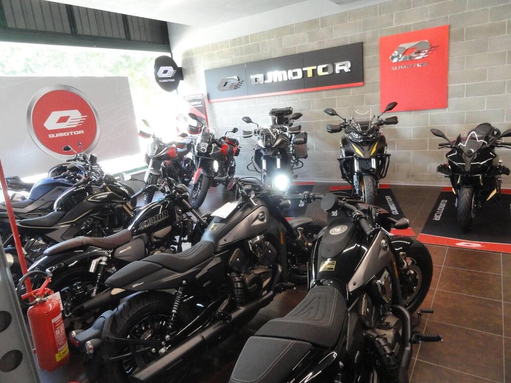 QJ Motor SRT 900 SX (2025 - 26) (2)