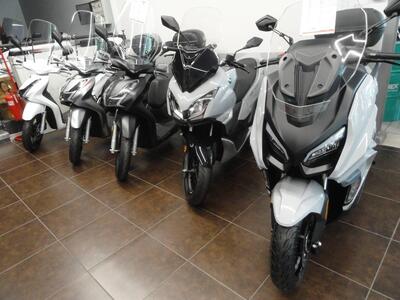 QJ Motor MTX 300 (2025) nuova