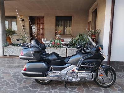 Honda GL 1800 Gold Wing (2000 - 05) usata