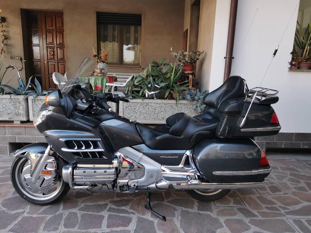 Honda GL 1800 Gold Wing (2000 - 05) (2)