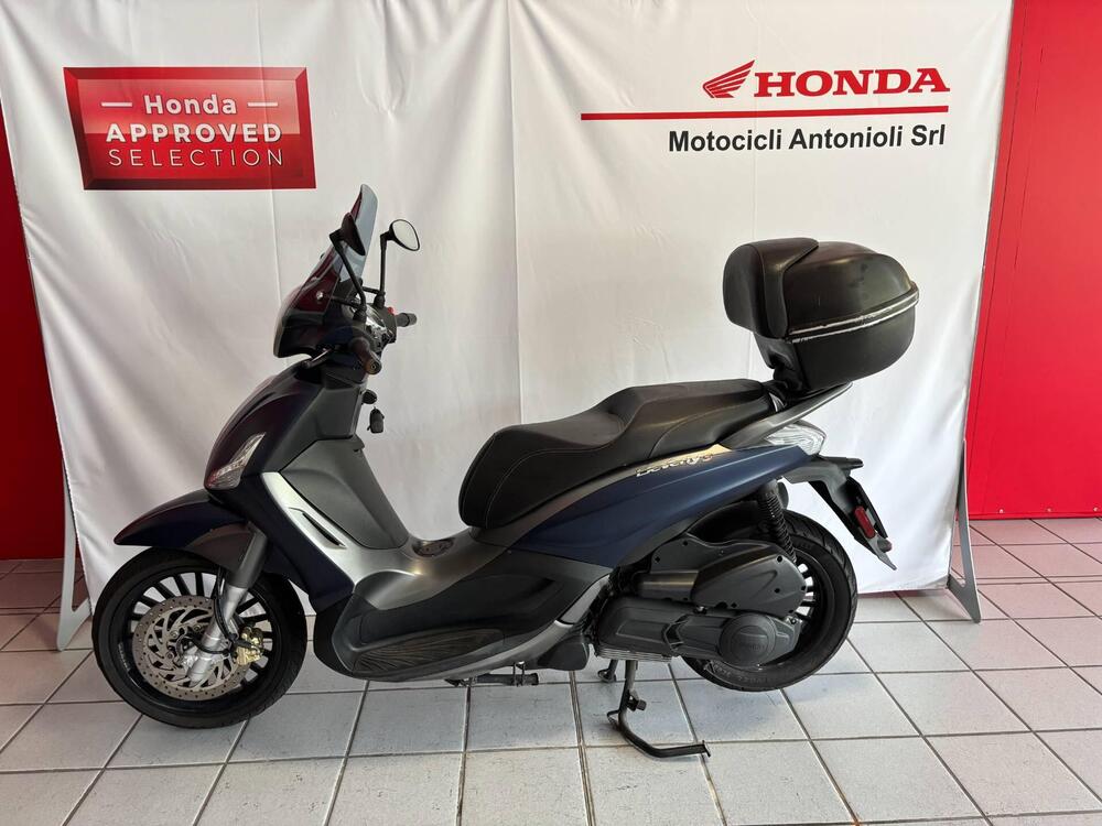 Piaggio Beverly 300 i.e. ABS-ASR (2016 - 20) (2)