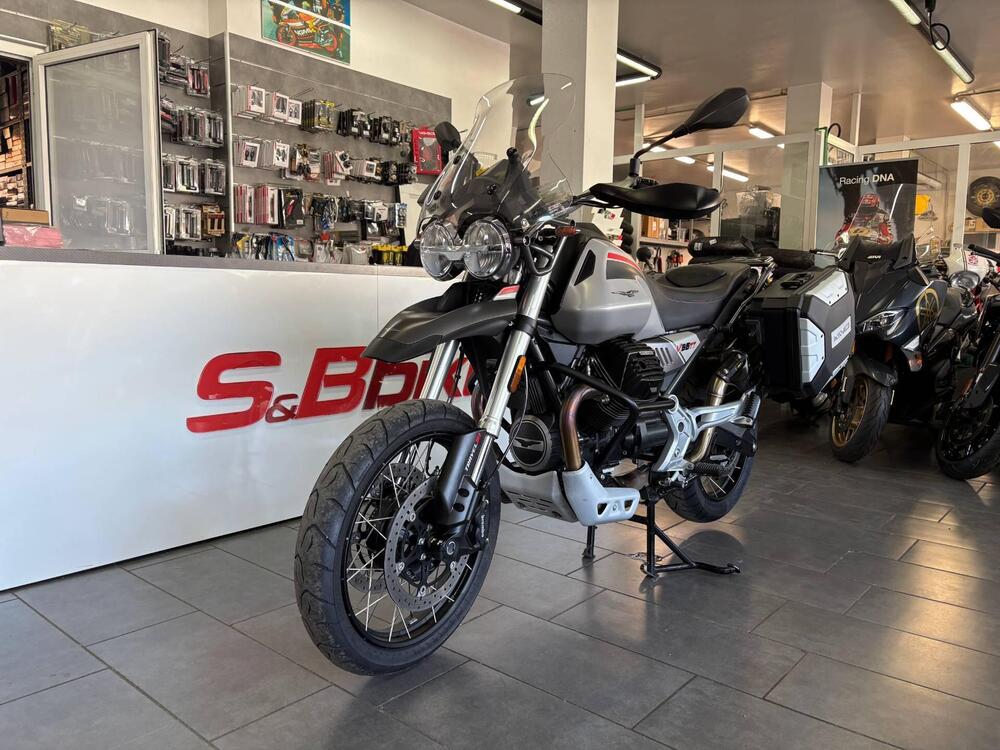 Moto Guzzi V85 TT Travel (2021 - 23) (2)