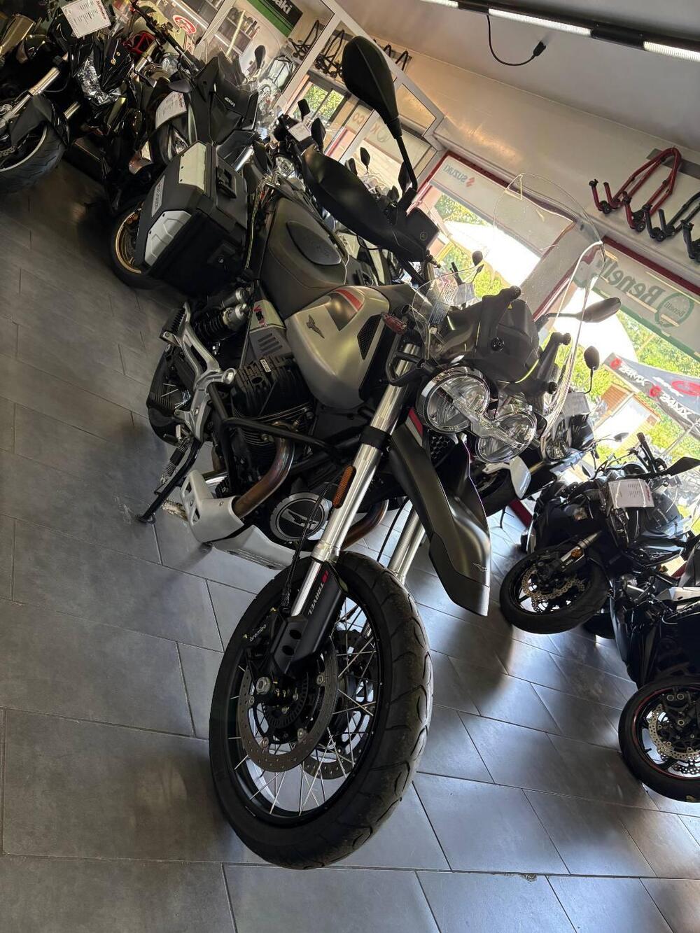 Moto Guzzi V85 TT Travel (2021 - 23) (6)