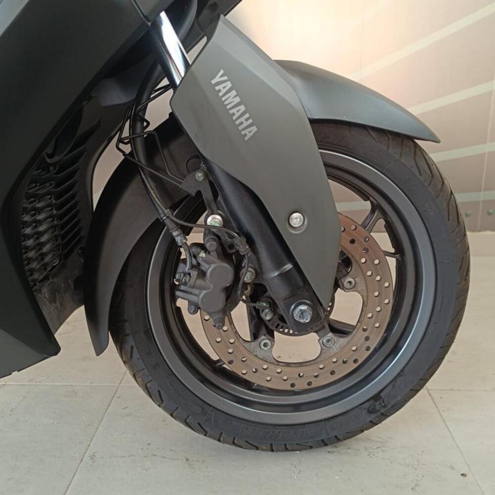 Yamaha X-Max 300 (2021 - 24) (4)