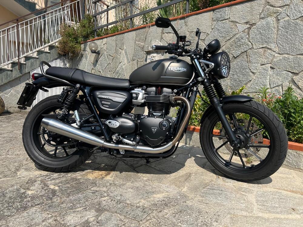 Triumph Street Twin 900 (2021 - 22)