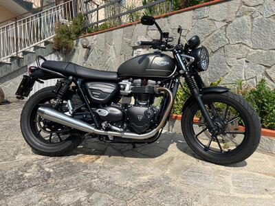 Triumph Street Twin 900 (2021 - 22) usata