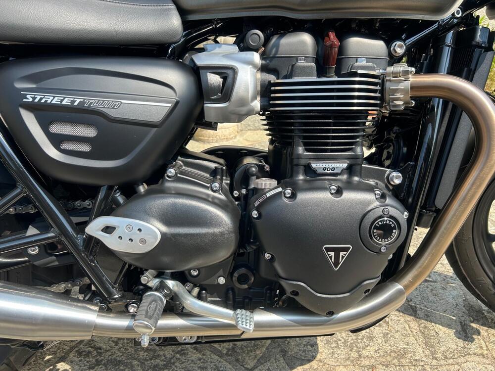 Triumph Street Twin 900 (2021 - 22) (9)