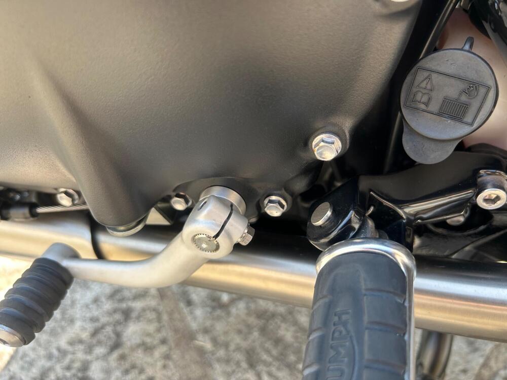 Triumph Street Twin 900 (2021 - 22) (13)