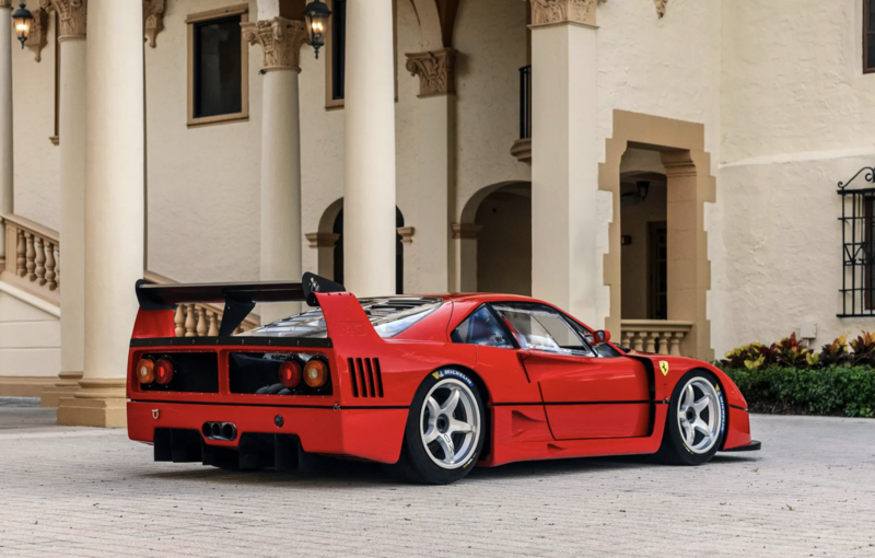 Il design posteriore della F40 LM
