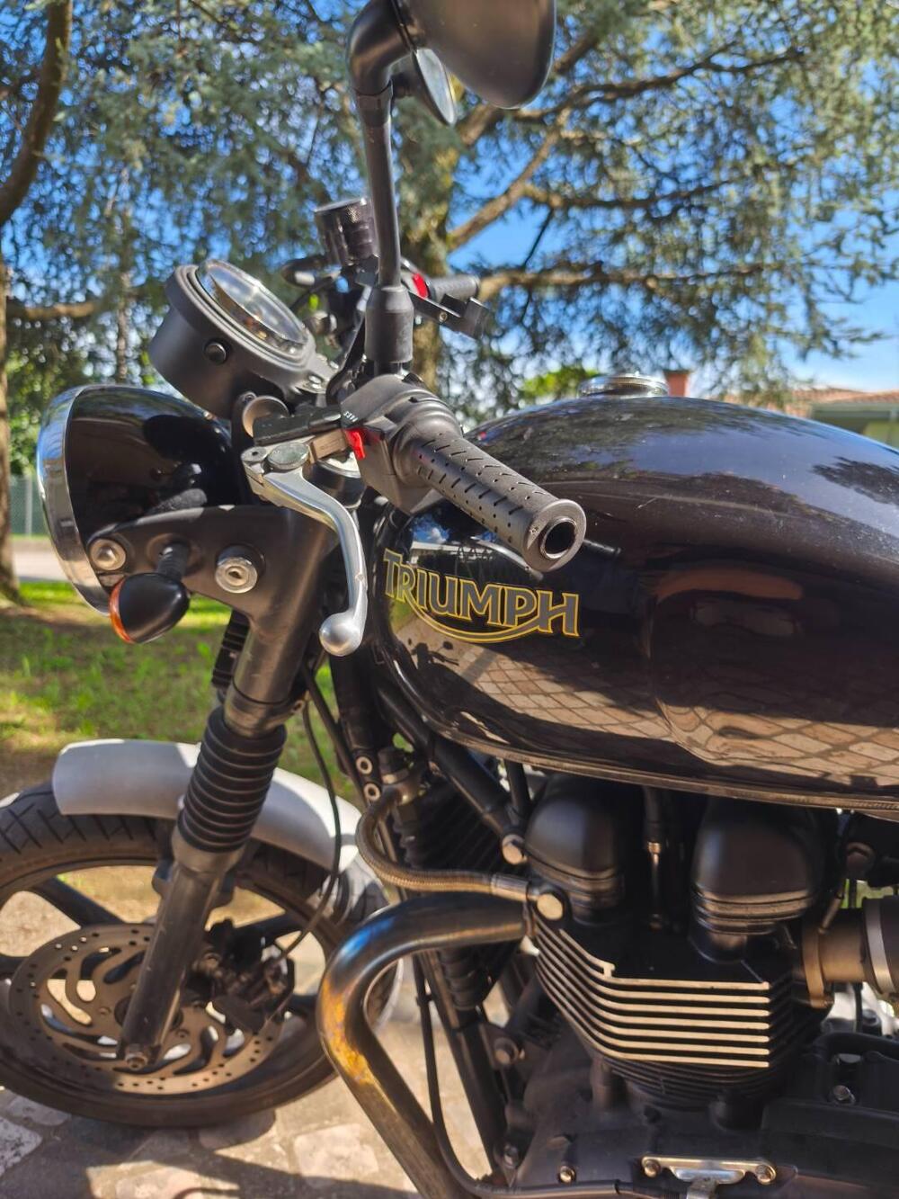 Triumph Bonneville T100 (2008 - 16) (4)