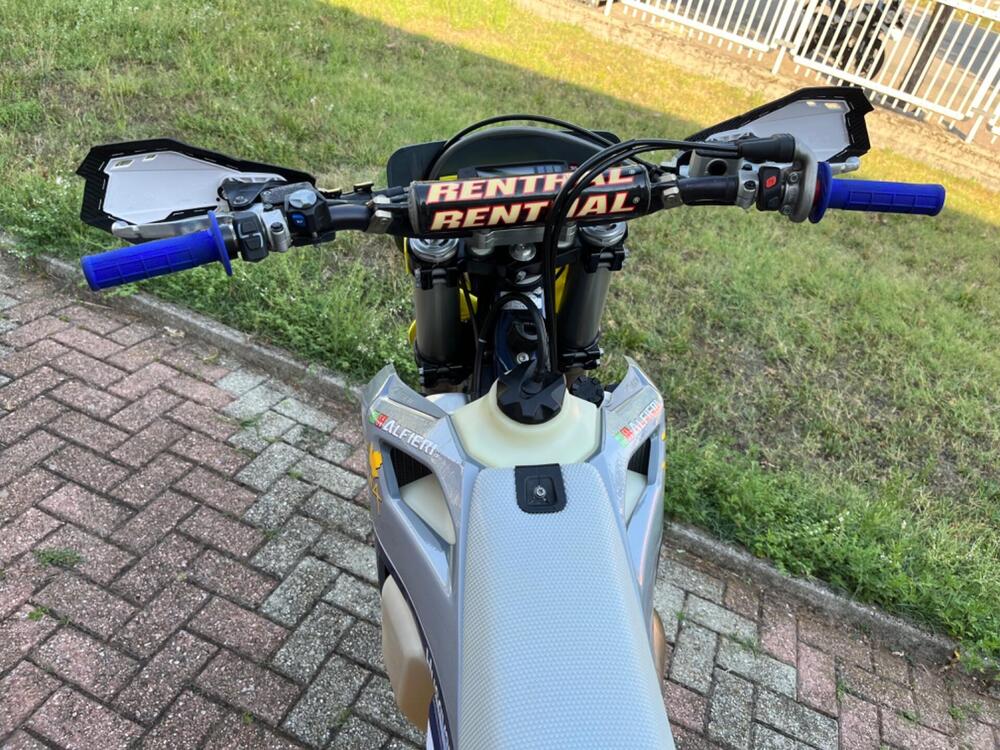 Husqvarna TE 250 (2025) (13)