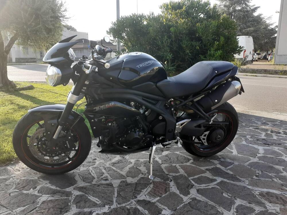 Triumph Speed Triple 1050 R ABS (2011 - 15)