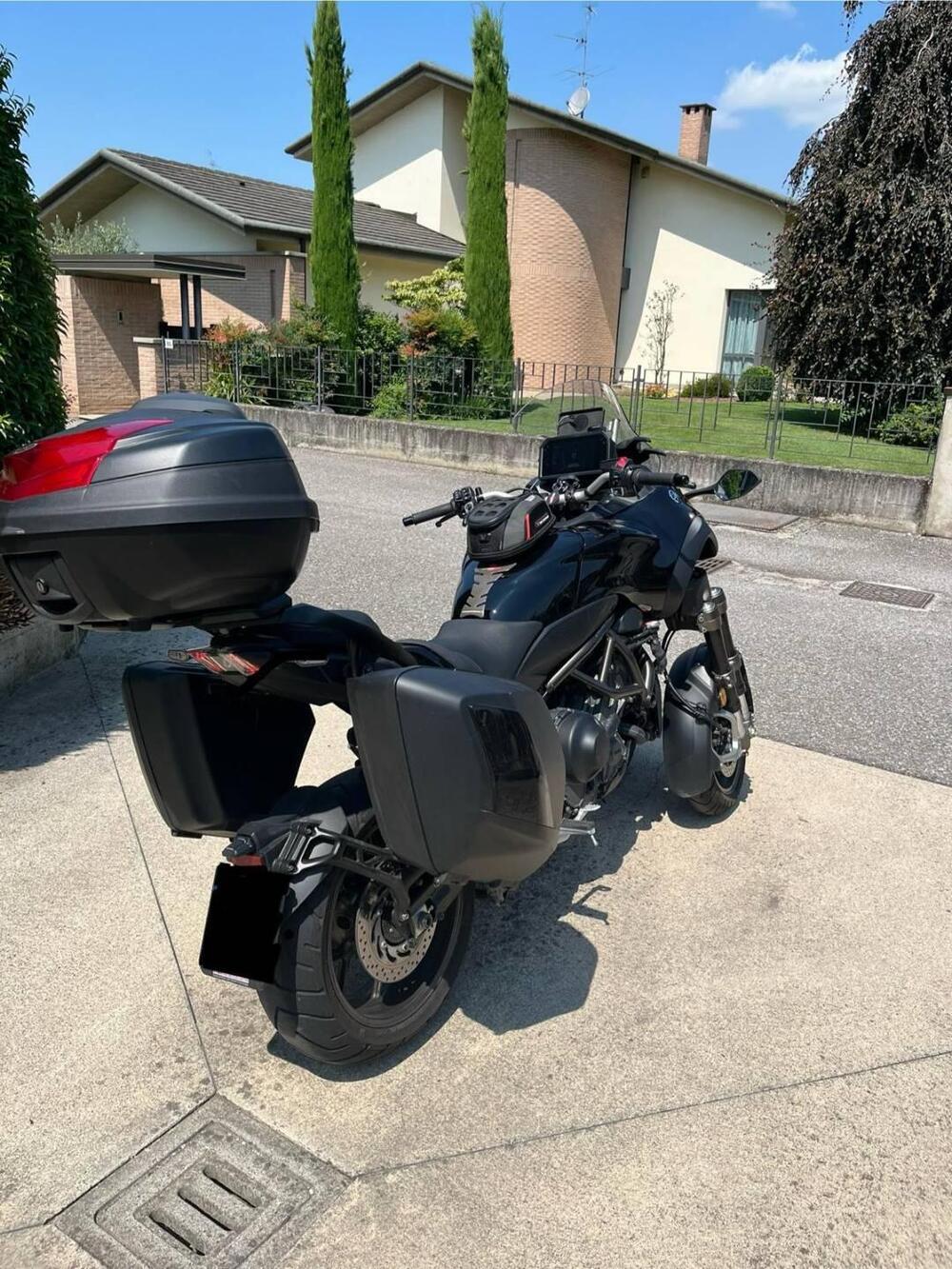 Yamaha Niken 890 GT (2023 - 26) (5)