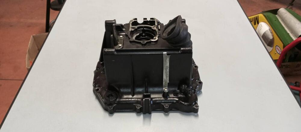 CARTER USCITA CARDANO HONDA CX500 TURBO (2)