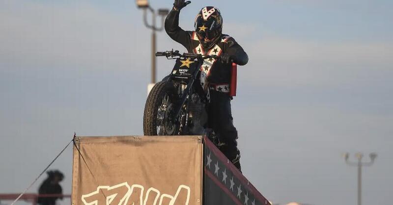 Oltre 62 metri in volo: la nuova impresa di Colby Raha in sella ad una Harley-Davidson