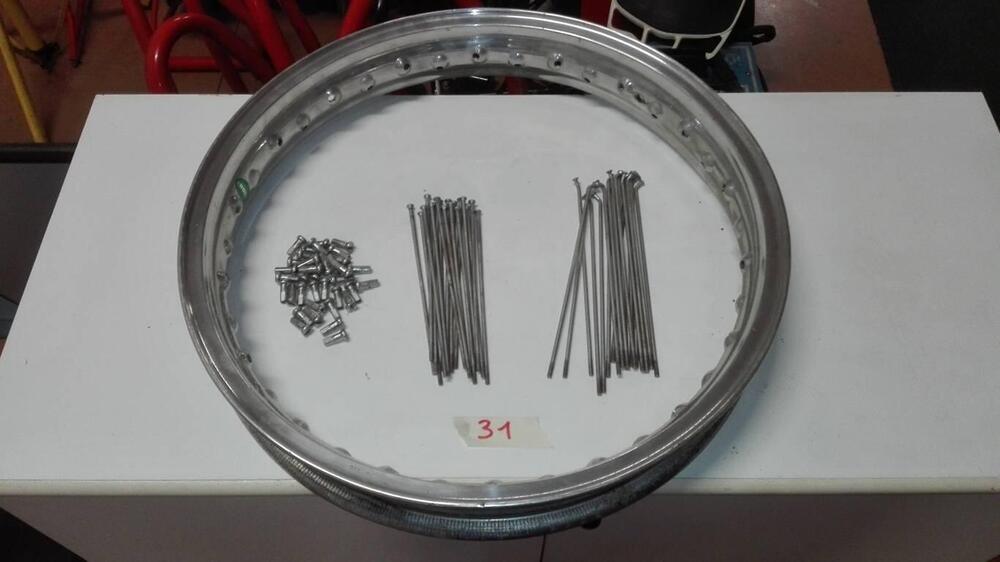 Cerchio Akront 18 pollici posteriore