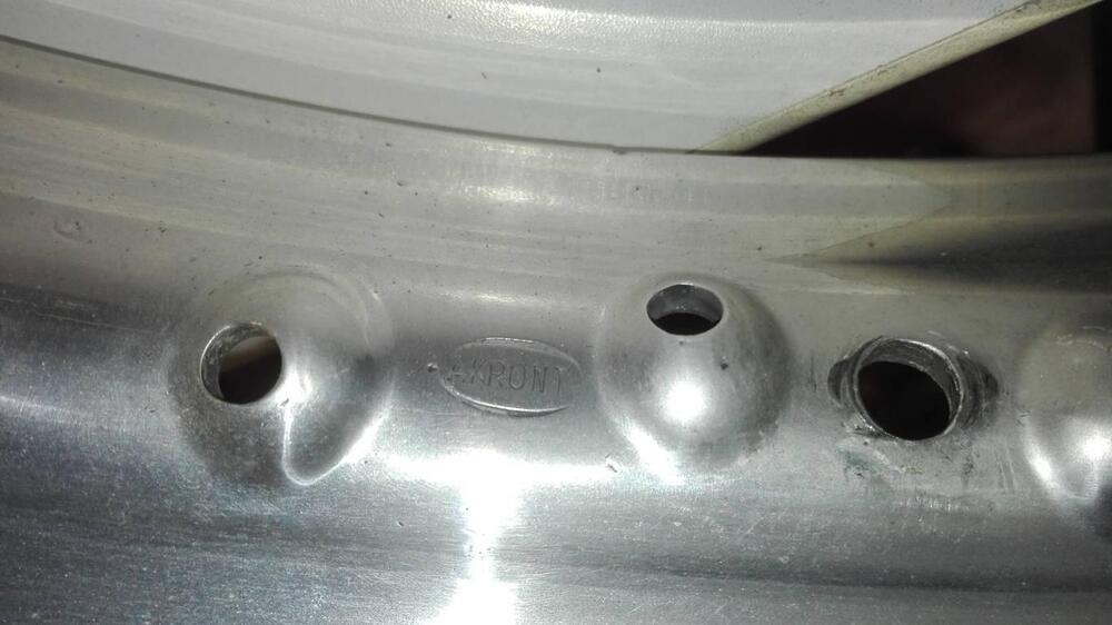 Cerchio Akront 18 pollici posteriore (4)