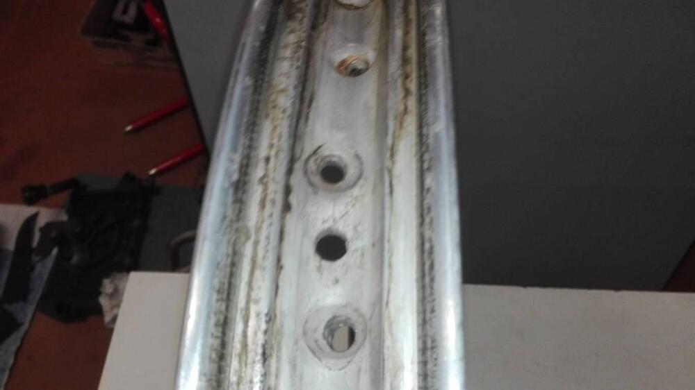 Cerchio Akront 21 pollici BORDI ALTI (3)