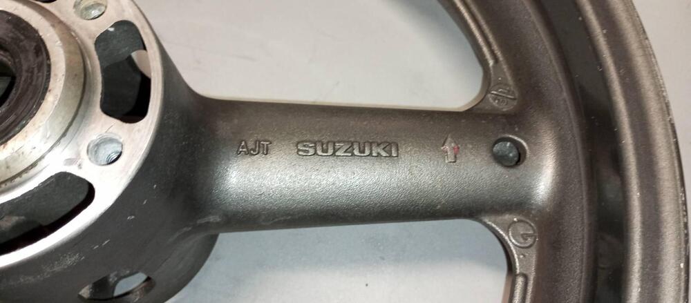 CERCHIO ANTERIORE SUZUKI (2)