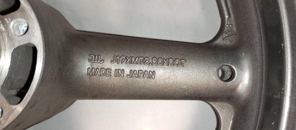 CERCHIO ANTERIORE SUZUKI (3)