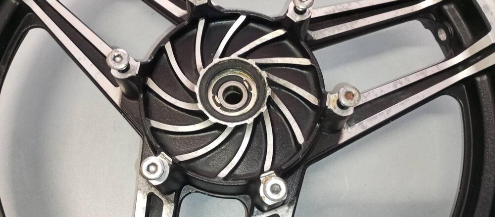 CERCHIO ANTERIORE HONDA VF750C RC07 (7)