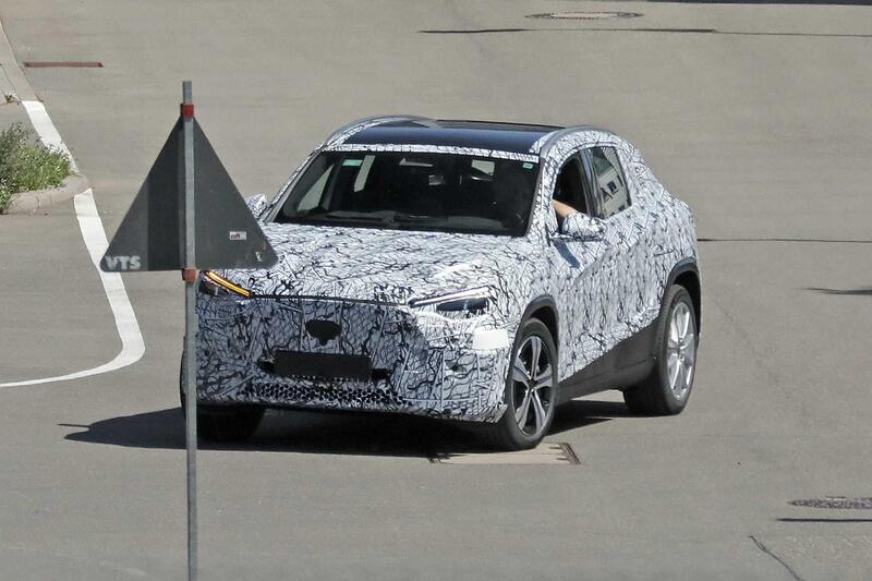 Mercedes GLA 2027: nuova era su piattaforma MMA, tra lusso, efficienza e tecnologia avanzata [Foto Spia]