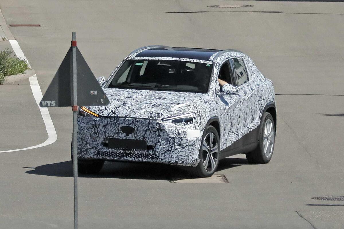 Mercedes GLA 2027: nuova era su piattaforma MMA, tra lusso, efficienza e tecnologia avanzata [Foto Spia]