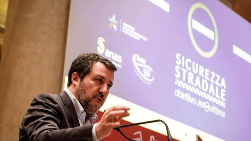 Il ministro Salvini trionfante: ottantuno funerali in meno in sette mesi! Ma&hellip;