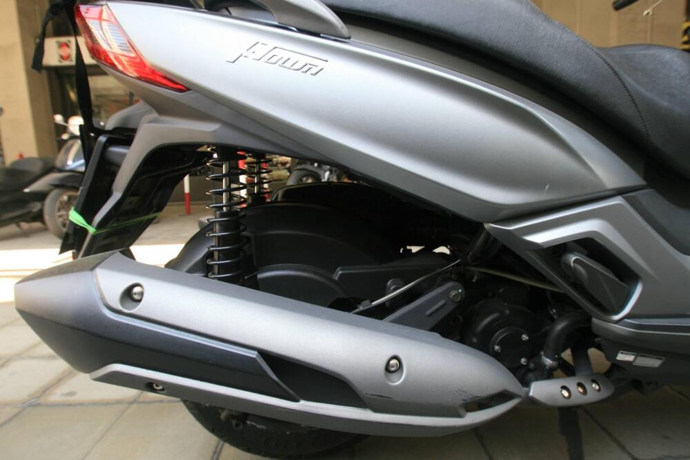 Kymco X-Town 300i ABS (2016 - 20) (5)