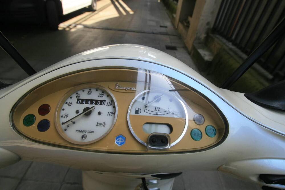 Vespa 125 ET4 (1996 - 01) (4)