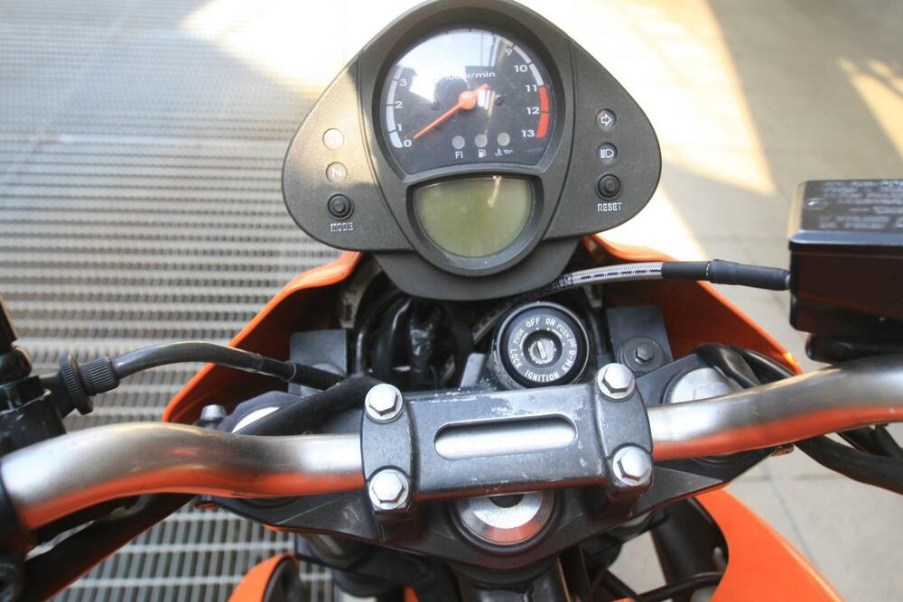 Kawasaki ER-6N (2005 - 08) (4)