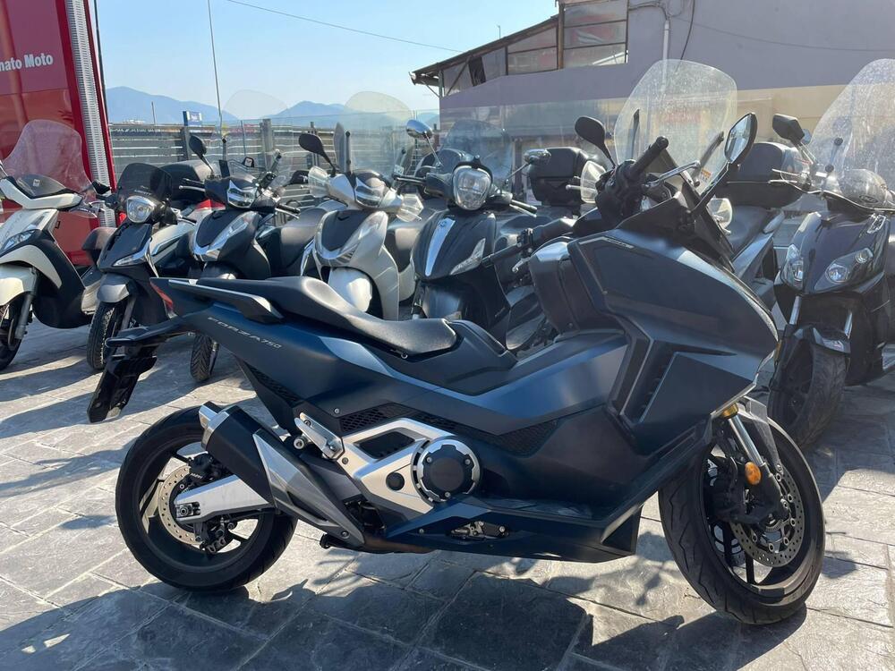 Honda Forza 750 DCT (2021 - 24) (9)