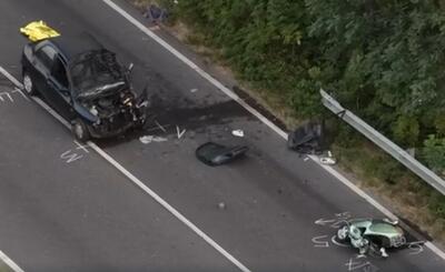 Pavia, schianto frontale tra auto e scooter: tre morti sulla ex statale 35