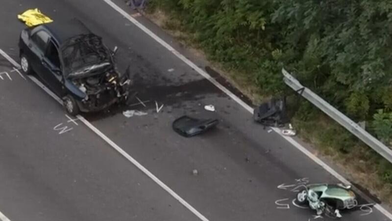 Pavia, schianto frontale tra auto e scooter: tre morti sulla ex statale 35