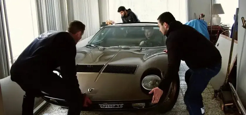Dal soggiorno al milione di dollari: il clamoroso ritrovamento di una Lamborghini Miura