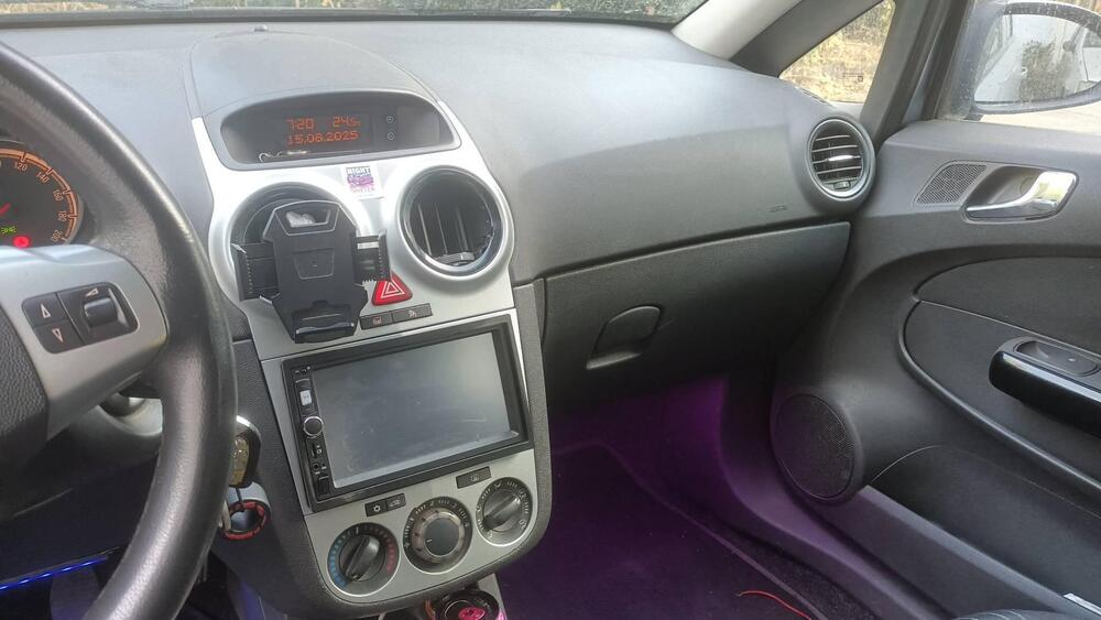 Opel Corsa usata a Napoli (6)