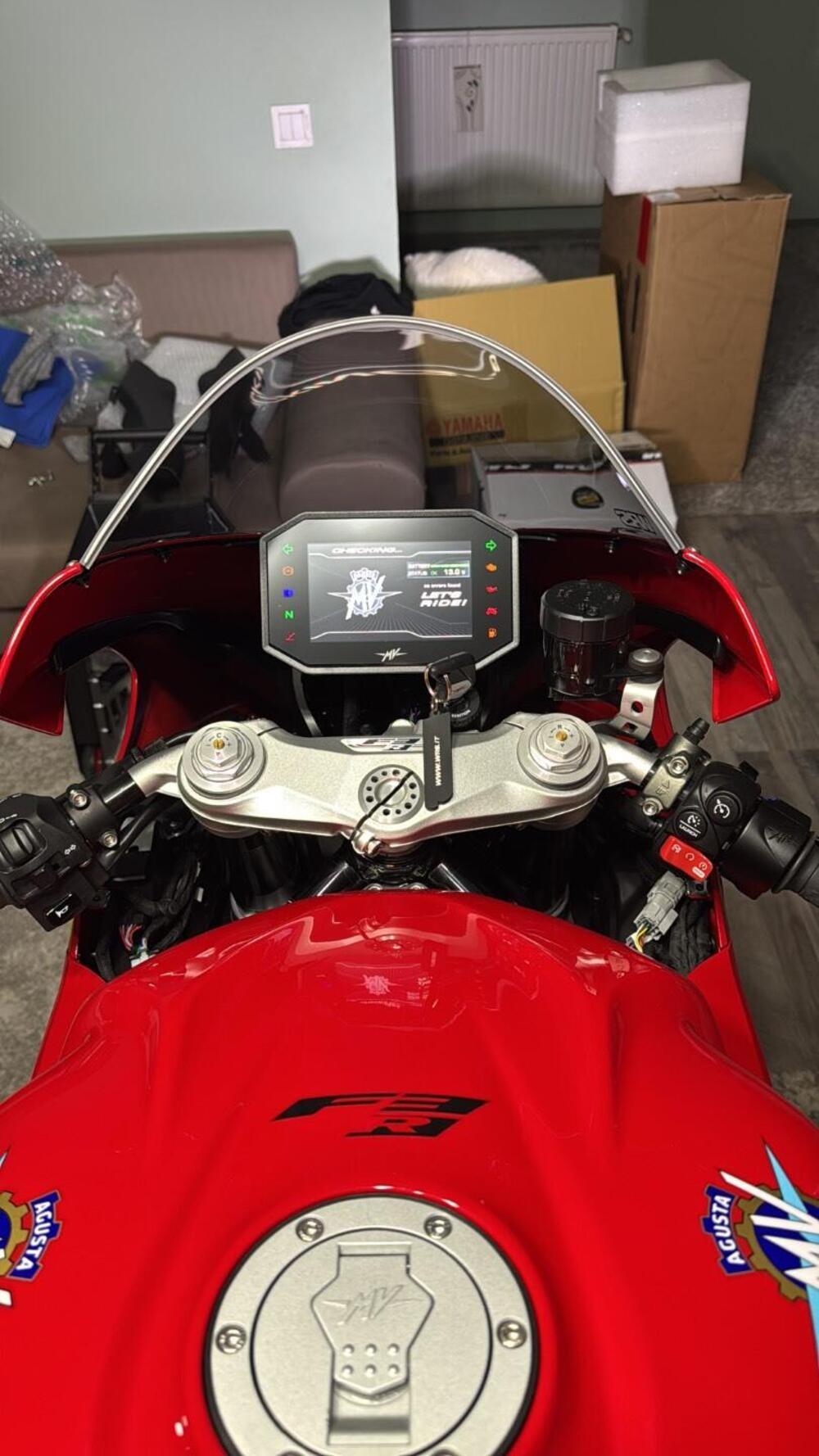 MV Agusta F3 800 R (2023 - 26) (2)