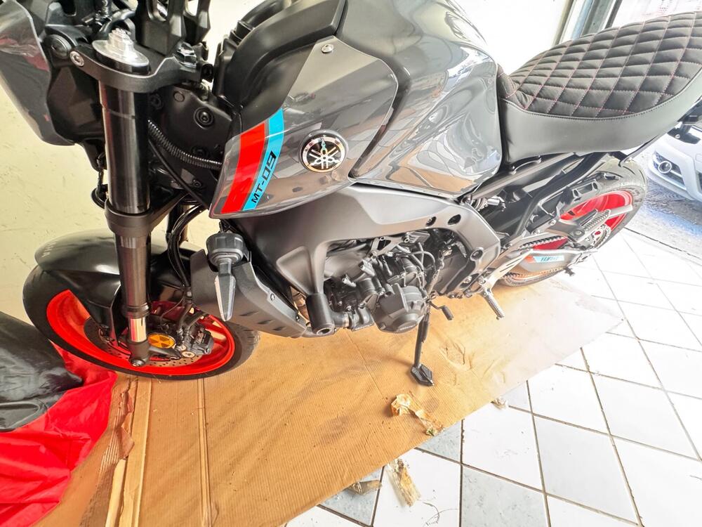 Yamaha MT-09 (2021 - 23) (3)