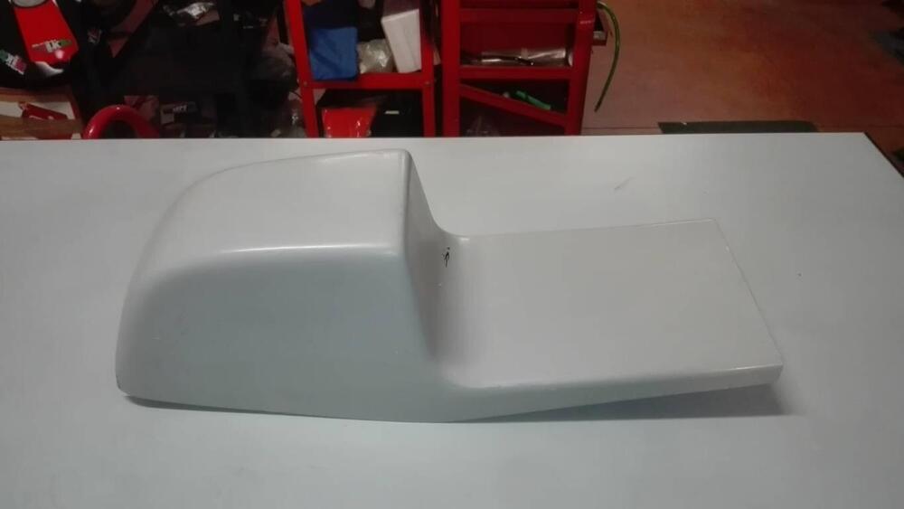 CODONE IN VETRORESINA PER MOTO ANNI 70