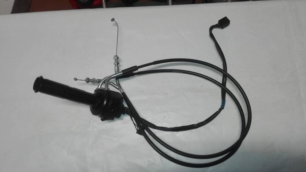 Comando gas Suzuki Bandit 650 (3)