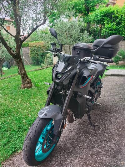 Yamaha MT-09 (2021 - 23) usata
