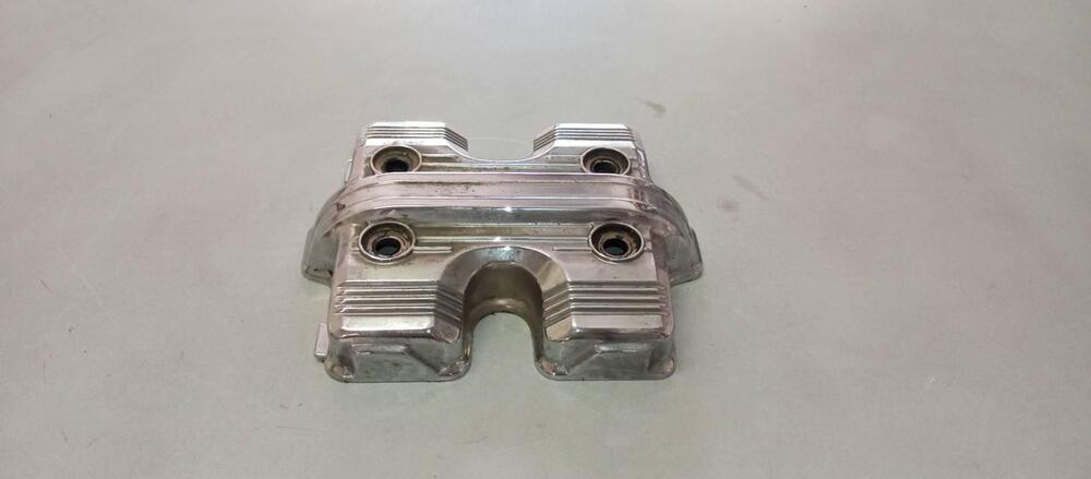 COPERCHIO VALVOLE ANTERIORE HONDA VF750C RC07