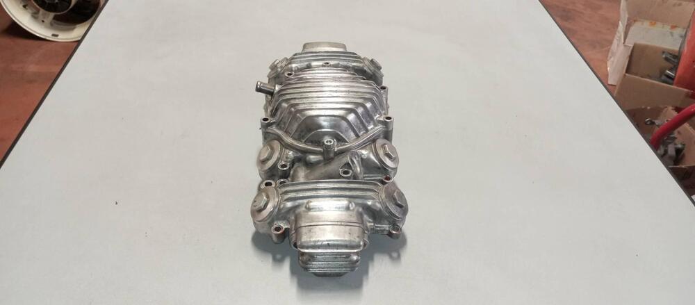 COPERCHIO VALVOLE E BILANCIERI BENELLI 500 1974 (4)