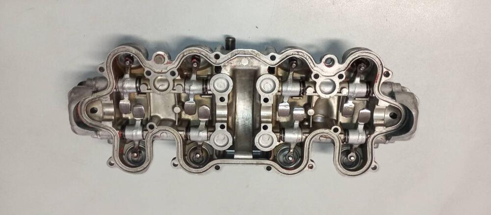 COPERCHIO VALVOLE E BILANCIERI BENELLI 500 1974 (3)