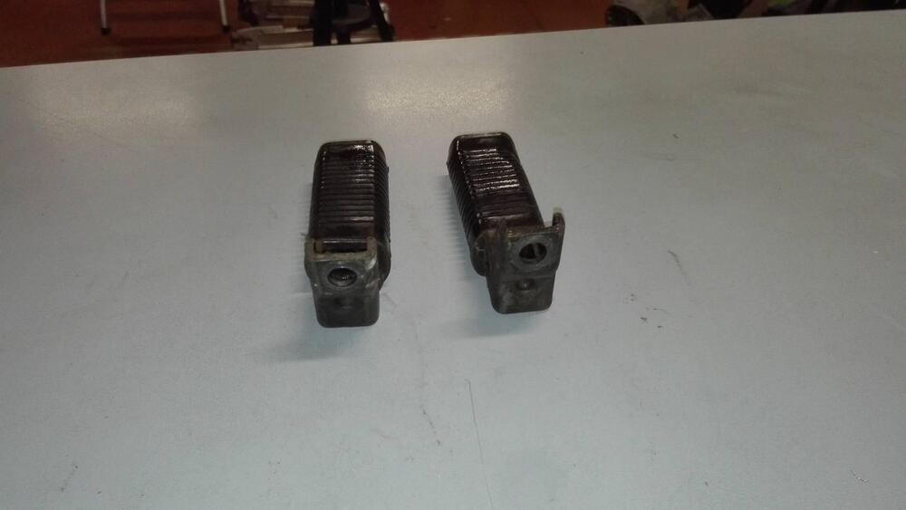 COPPIA PEDANE PASSEGGIERO PEDANE UNIVERSALI (3)