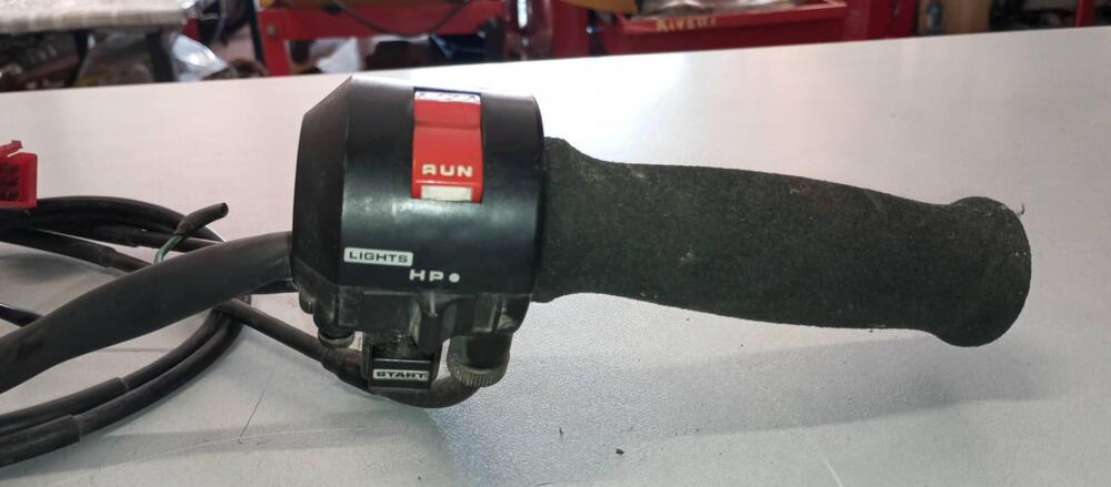 DEVIO LUCI DX HONDA VF750C RC07 (2)