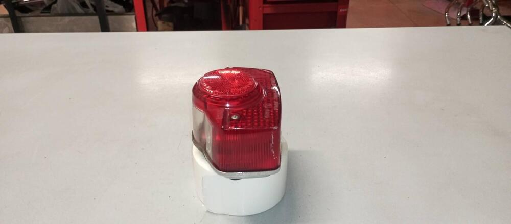 FARO POSTERIORE COMPLETO HONDA CB 500 FOUR (3)