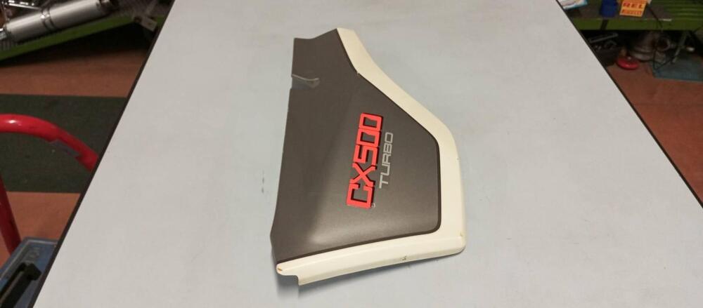 Fianchetto SX Honda cx 500 turbo (4)