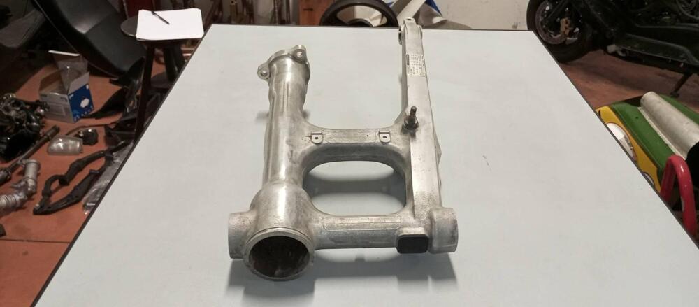 Forcellone post. Honda cx 500 turbo (2)